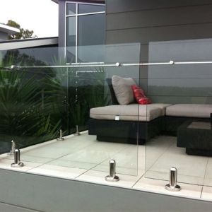 Glass-railing-spigot